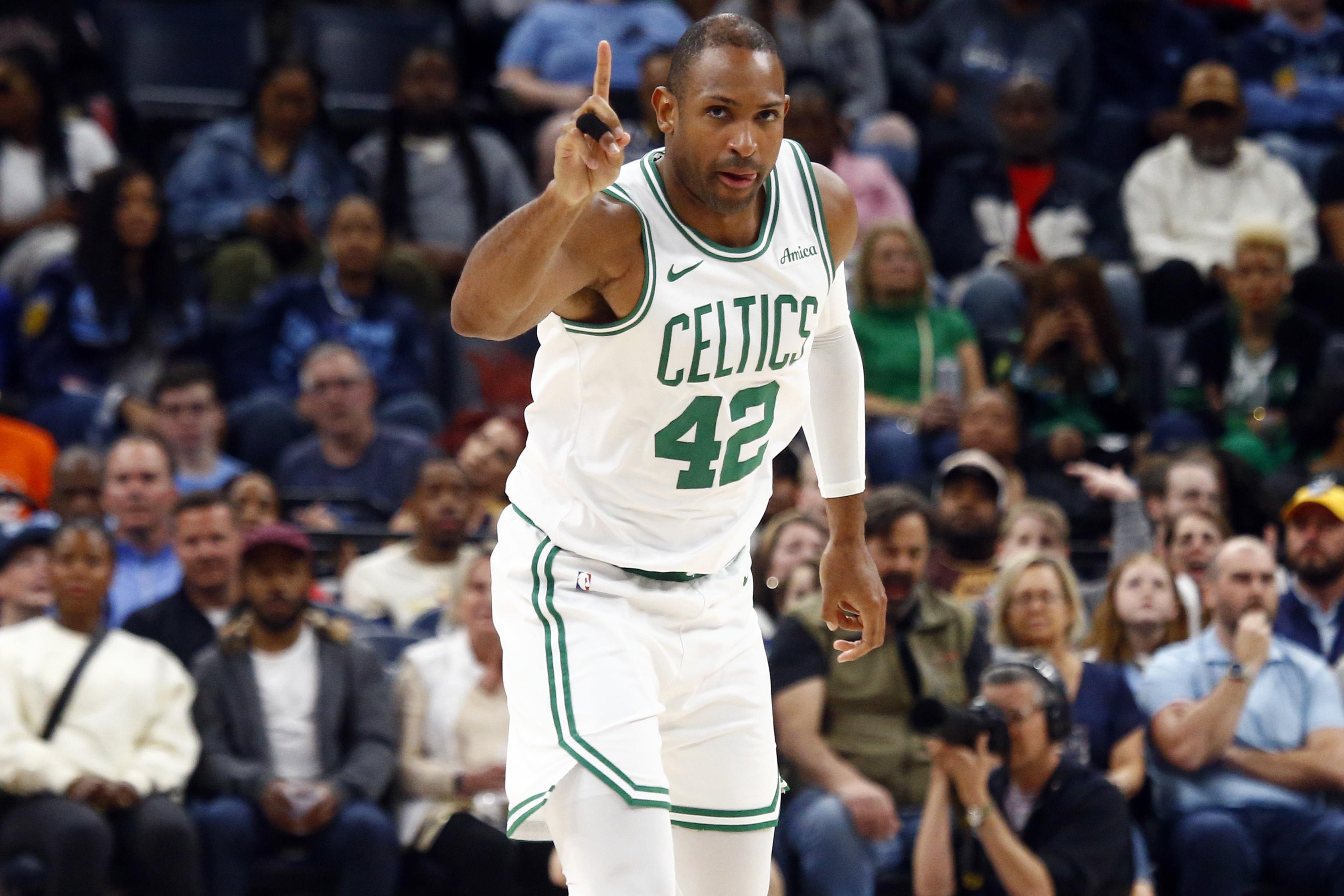 开云电子-美记：若瓦兰最终离开NBA 掘金将成为勇士追逐霍福德的一大威胁