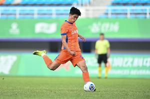 19岁带刀中卫!泰山B队彭啸再次双响,目前已进6球列射手榜前五