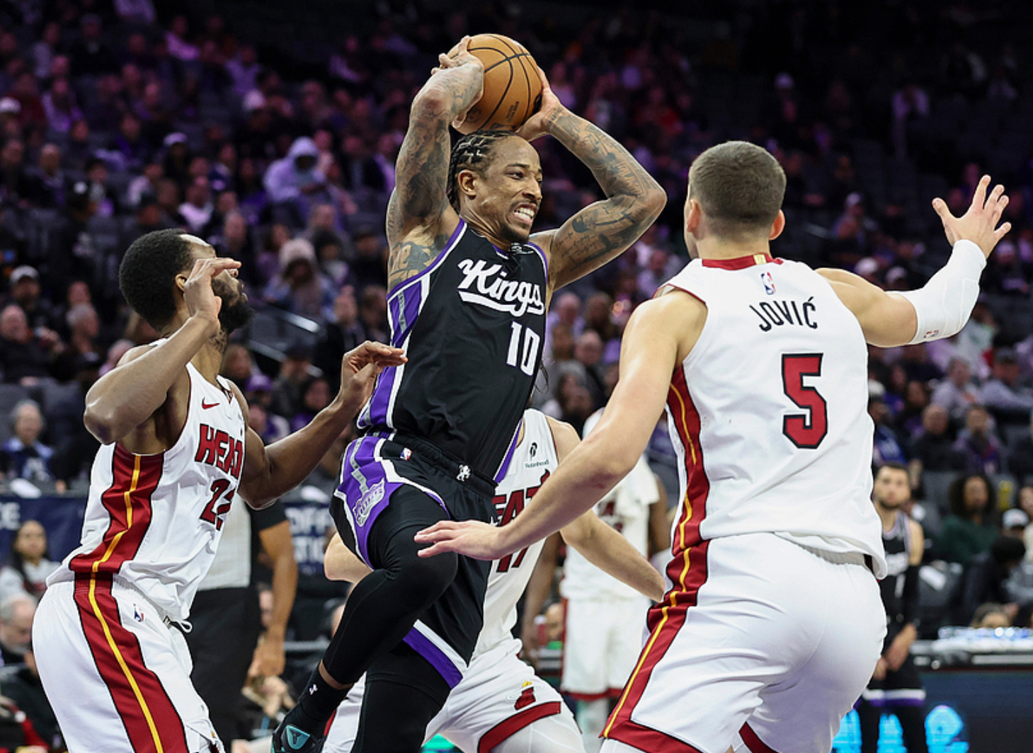 开云官方网站-西部排名又乱了：快船爆冷惨败，火箭高歌猛进，4队排名互换