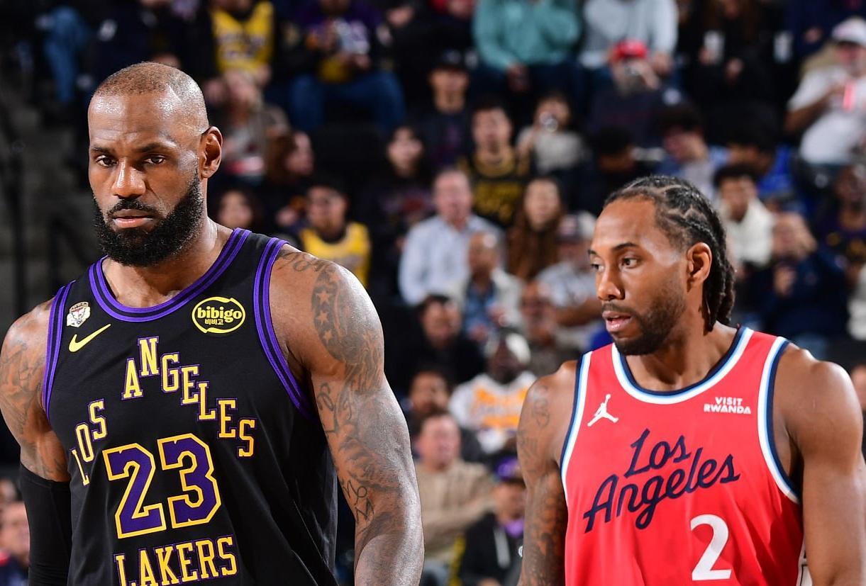 开云官方网站-轰24+5+4！小卡归来再扎心湖人，雷迪克揭露输球真因