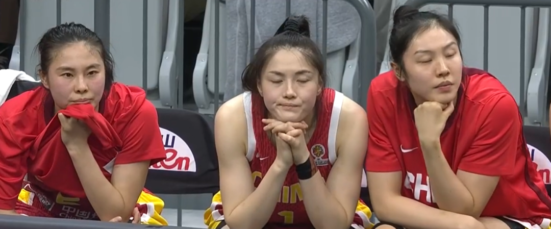 开云官方网站-中国女篮15分惨败原因曝光！4人表现拉胯，宫鲁鸣强推新人引争议