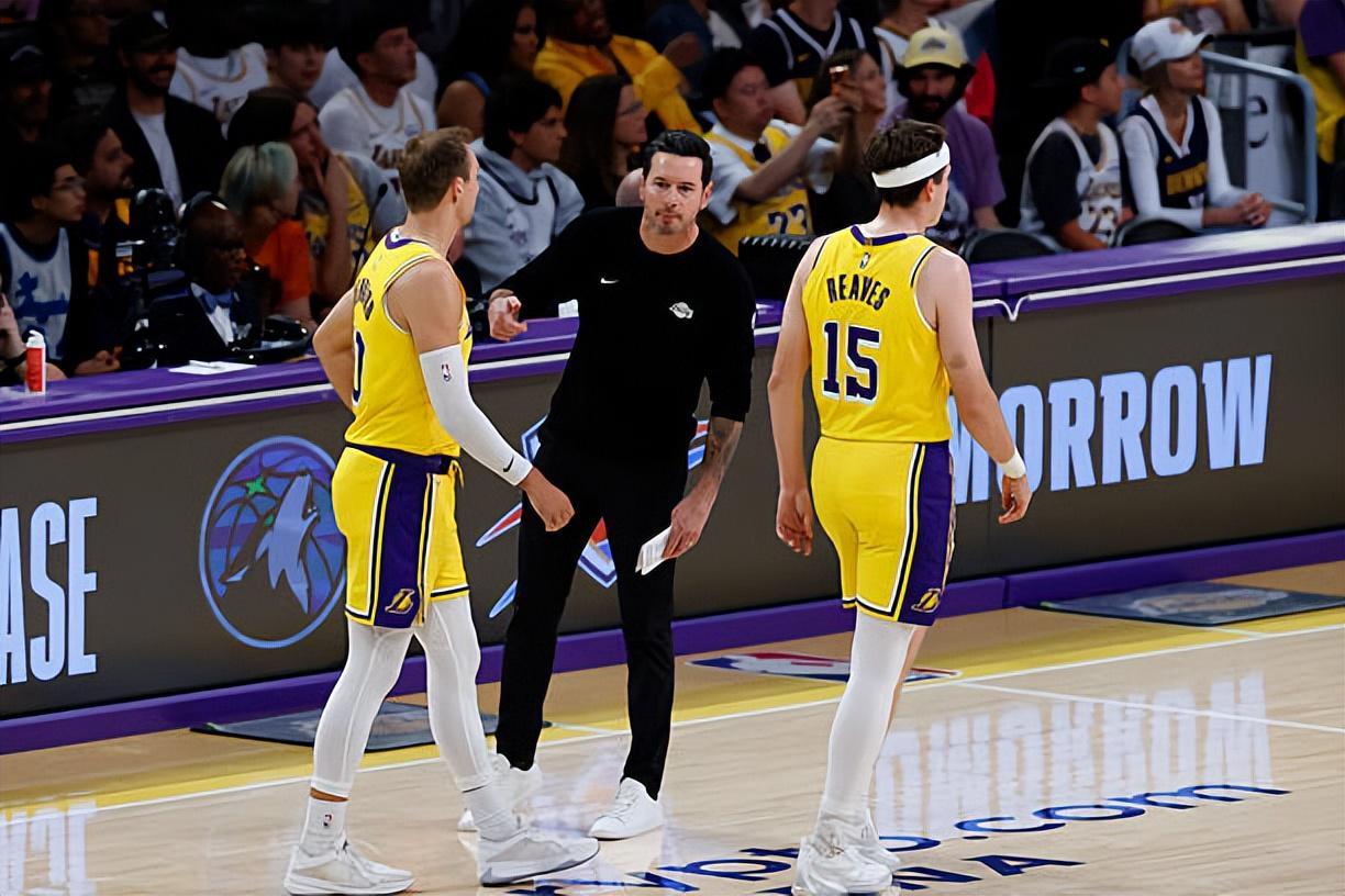 开云登录入口地址-防守弱点被放大了！湖人后场新援最近两场比赛的效果很不理想？